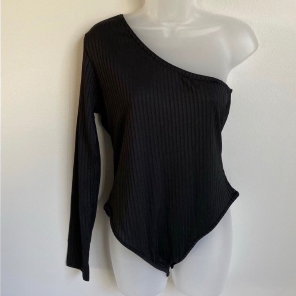 Black Open Shoulder Bodysuit - Picture 5 of 8